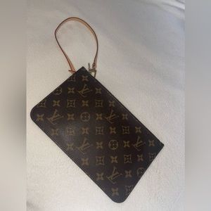 Louis Vuitton Neverfull Wristlet